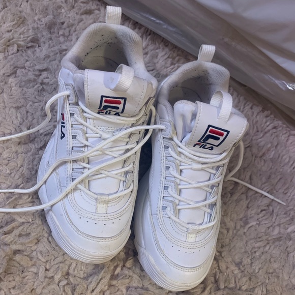 White women’s FILA shoes (USED) size 7 - Picture 2 of 7